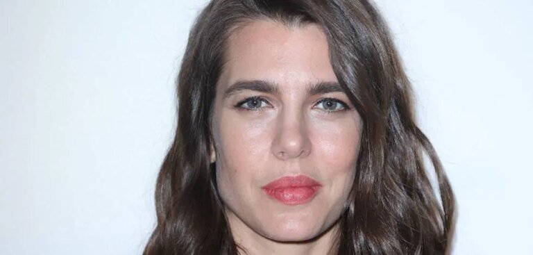 Carlota Casiraghi, élégante avec un jean et la veste en Mango