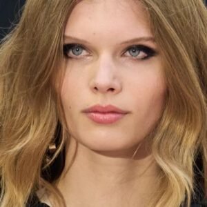 Trois shampooings pour les cheveux propres, doux et de mouvement