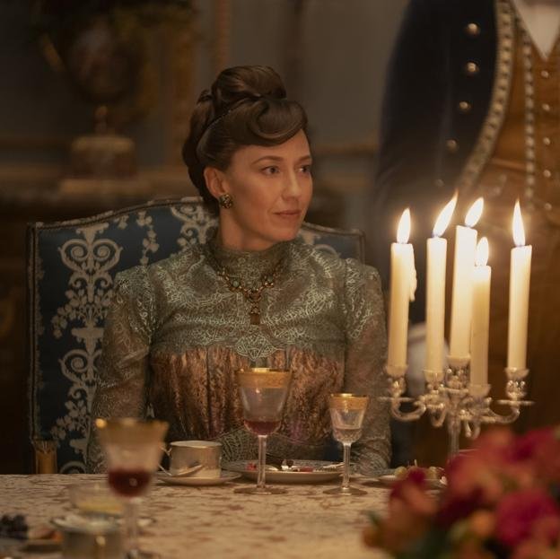 Carrie Coon comme Bertha Russell à une image de la troisième saison de l'âge d'or.