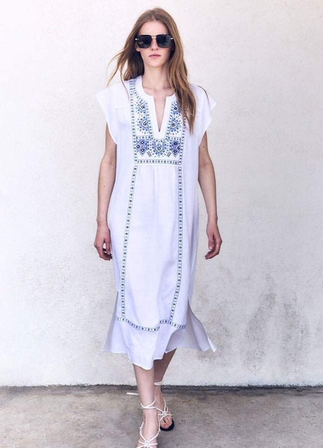 Robe longue de broderie Sfera.