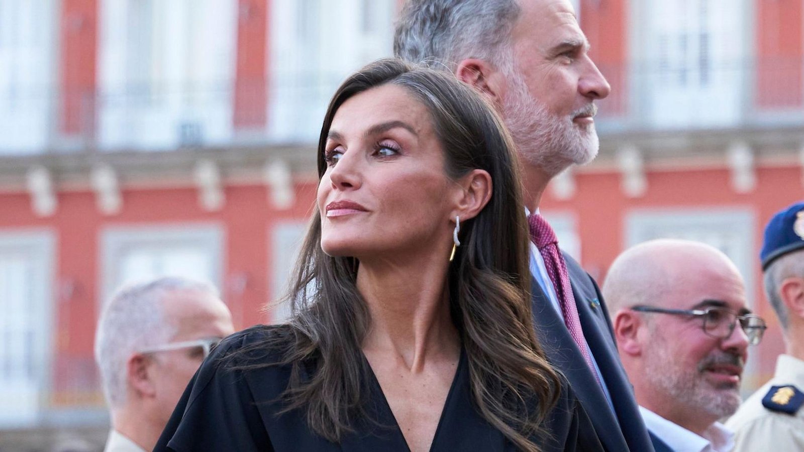 Letizia doit avoir inventé le nom de cette marquise: les nouveaux titres pour trois favoris de la reine