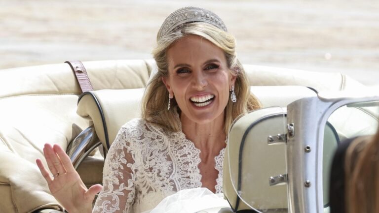 Le journaliste qui a épousé une robe de mariée identique à Kate Middleton: c’est le mariage d’Angie Rigueiro