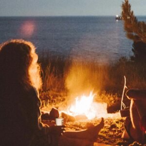 Rituels de la nuit de San Juan pour attirer la bonne chance: brûler les souhaits, laver le visage avec des herbes magiques et des pommes de terre sous l’oreiller