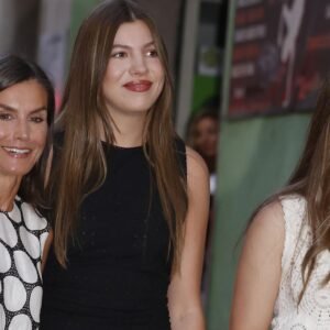 Letizia punit Leonor et Sofia pour avoir fait la fête à Magaluf: elle les a emmenés voir un documentaire au cinéma