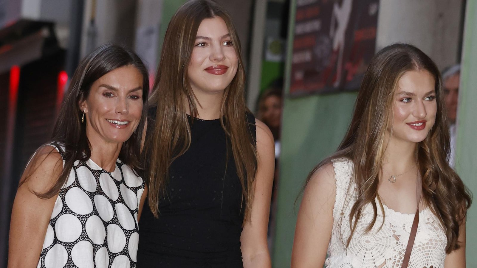 Letizia punit Leonor et Sofia pour avoir fait la fête à Magaluf: elle les a emmenés voir un documentaire au cinéma