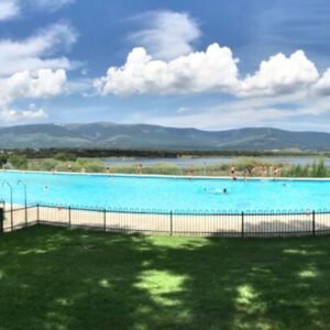 Ni la Suède ni la Finlande, la plus belle piscine d’Espagne se trouve dans une forêt