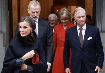 Ce qu'on n'a pas vu des rois de Belgique : ils sont arrivés en retard au palais et Felipe VI a été pardonné avec un baiser