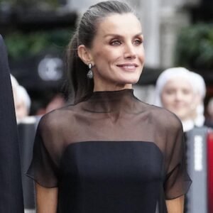 La reine Letizia éblouit aux Prix Princesse des Asturies avec une robe spectaculaire avec des transparences