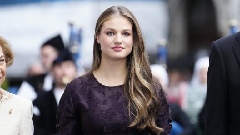 La princesse Leonor brille dans une robe H&M aux Prix Princesse des Asturies 2025