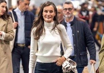 Une crème solaire pour le roi Felipe et une coupe menstruelle : les achats beauté de la reine Letizia lors de sa sortie privée