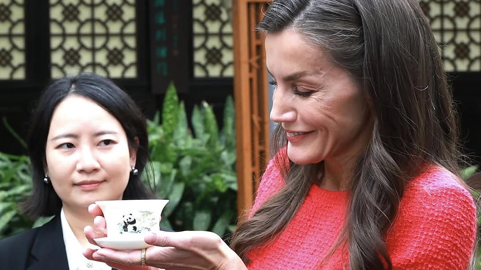 Ce que l'on sait du dîner privé de Letizia et de la Première Dame chinoise et du slip du Ministre Body