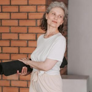 Cercle de bras Pilates pour tonifier le haut du corps et le tronc à 50 ans