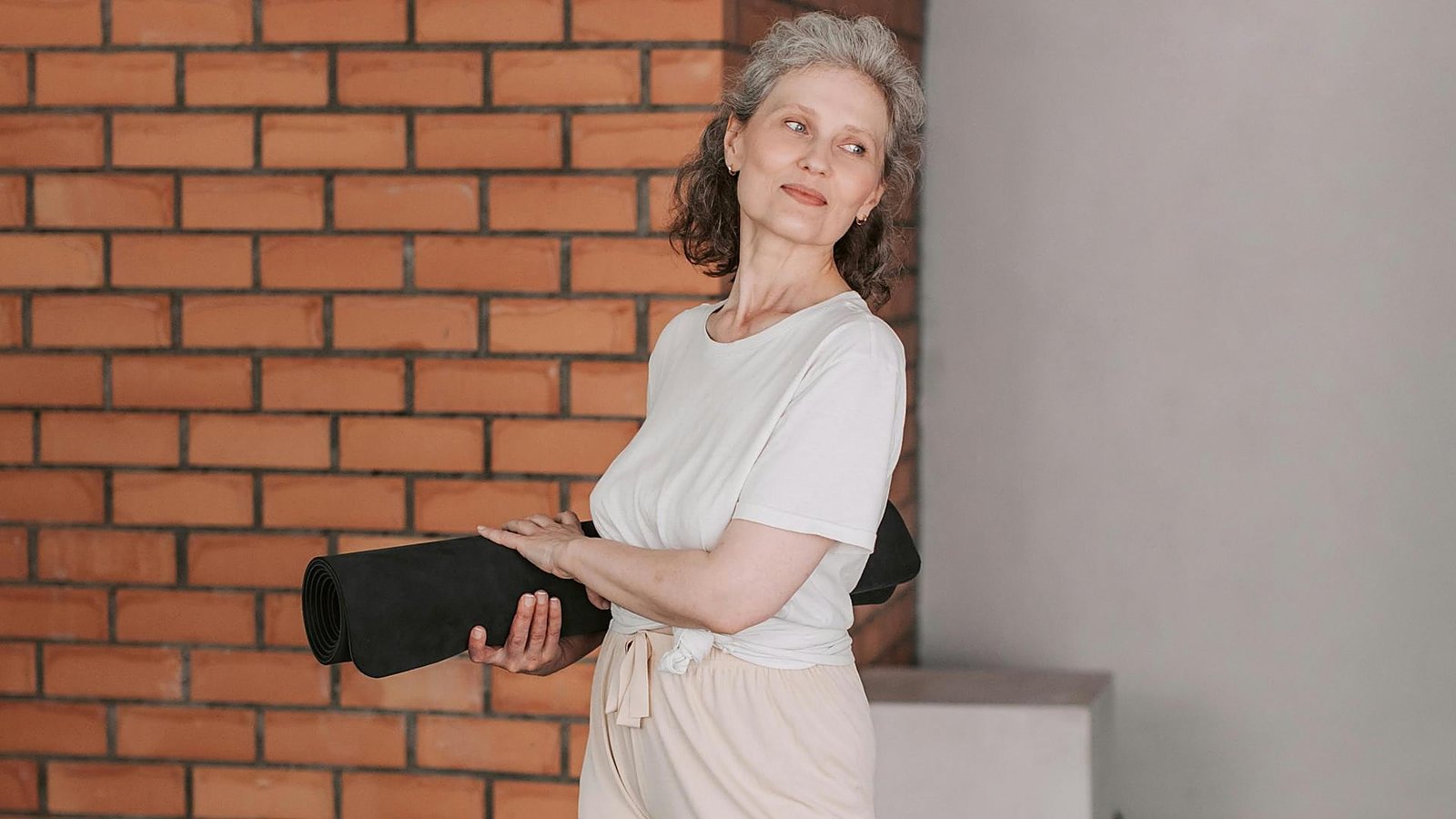 Cercle de bras Pilates pour tonifier le haut du corps et le tronc à 50 ans