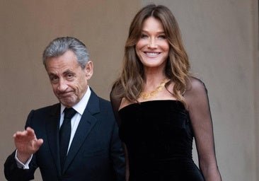 C'est le spectaculaire manoir de Carla Bruni et Nicolas Sarkozy dans le quartier le plus exclusif de Paris.