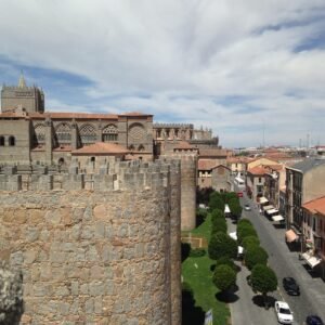 Ni León ni Burgos, la première cathédrale gothique d&rsquo;Espagne se trouve à Ávila