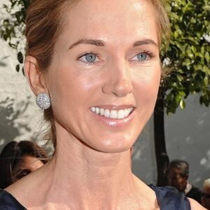 La situation dramatique de Miranda Rijnsburger : son rôle dans les demeures de la terreur de Julio Iglesias