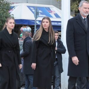 L&rsquo;infante Sofia donne la surprise aux funérailles d&rsquo;Irène en Grèce : facilité et élégance