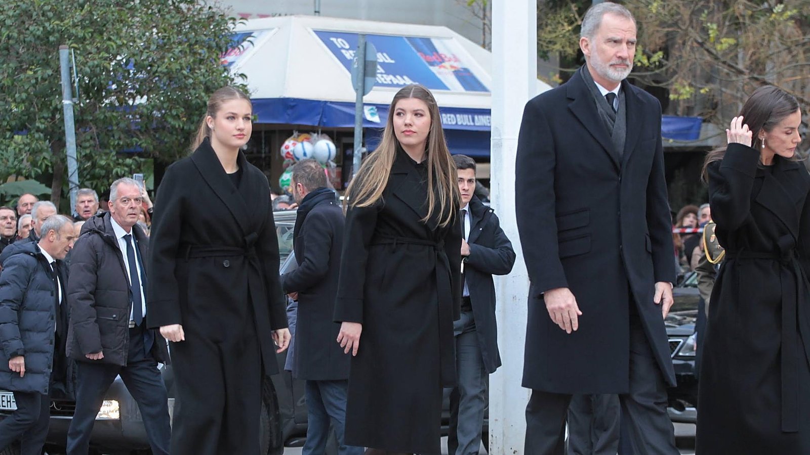 L'infante Sofia donne la surprise aux funérailles d'Irène en Grèce : facilité et élégance