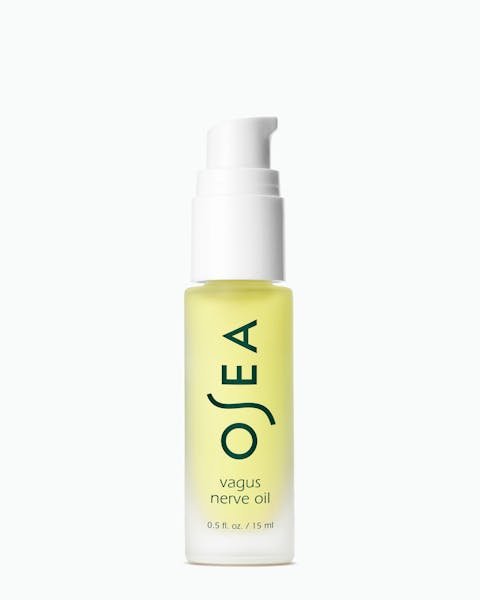 Huile pour nerf vague OSEA, flacon pompe de 0,5 fl oz / 15 ml sur fond blanc