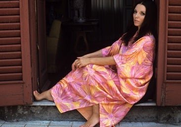 Le caftan, le vêtement traditionnel qui a inspiré Yves Saint Laurent et dont Hollywood a fait une icône de l'été