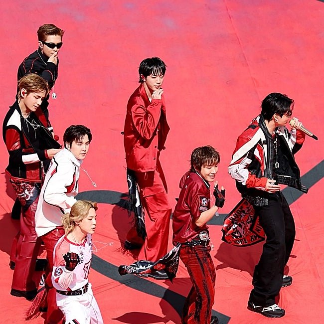 Les BTS ont triomphé à la mi-temps.