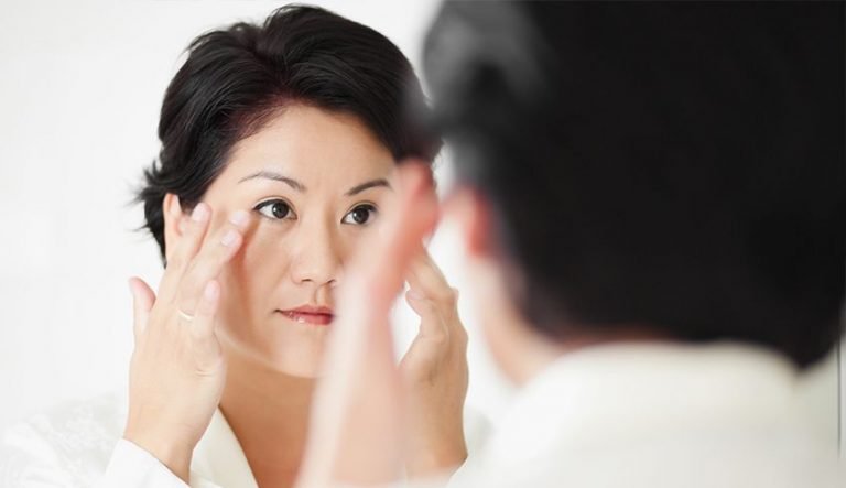 Comment faire un massage facial à la maison