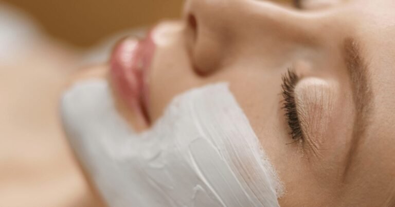 7 choses que vous devez savoir sur les peelings pour le visage
