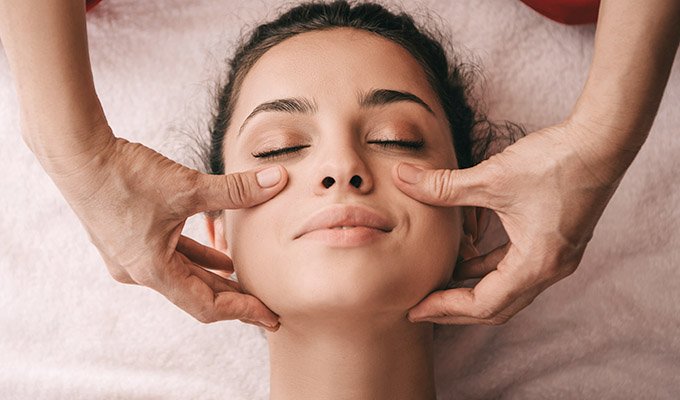 5 bienfaits anti-âge du massage facial