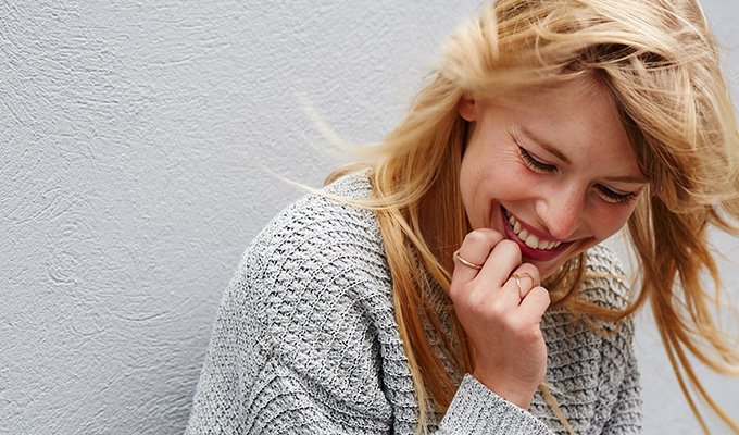 Lignes de rire : ce qu’elles sont et comment les combattre naturellement