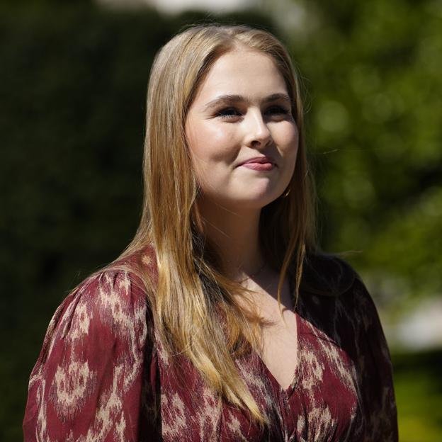 Amalia de Holland est présentée à Madrid la robe préférée française: Perfect pour le printemps et très flatteur