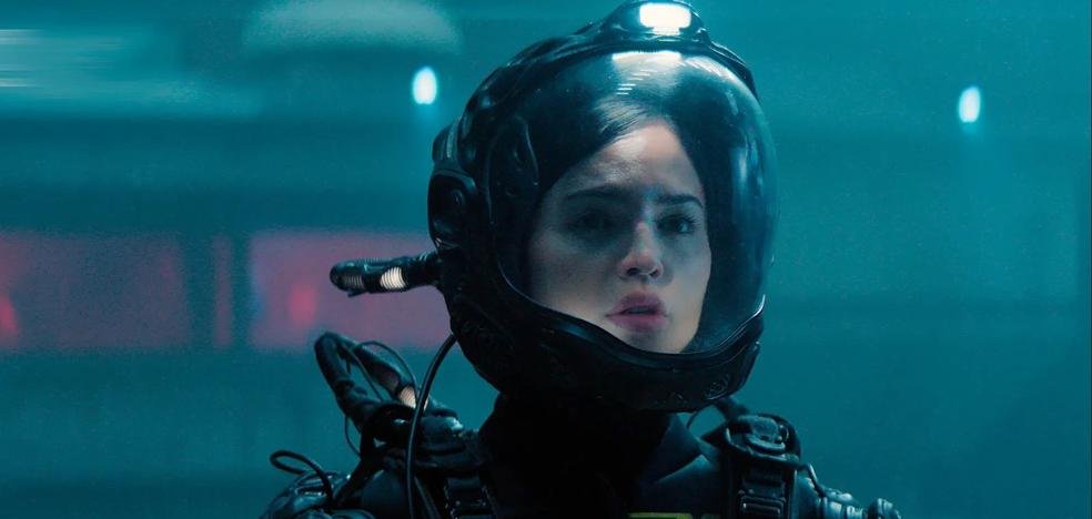 Ash, la nouvelle bande terrestre spatiale Eiza González qui balaye la vidéo privilégiée