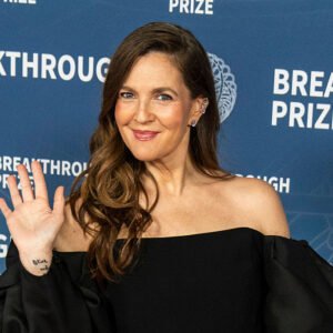 Célébrités qui rejoignent la tendance de ne pas porter de soutien-gorge