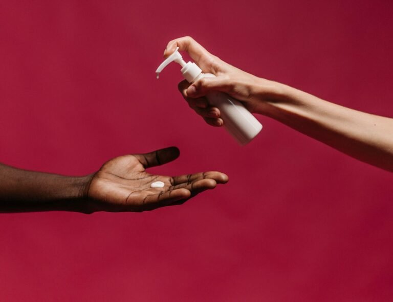 C’est le moment idéal pour appliquer le lait corporel après la douche.
