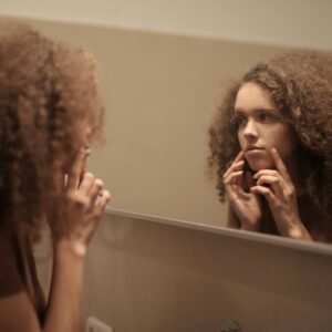 Crèmes aux drones cosmétiques contre les taches cutanées