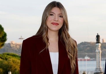 Ni noir ni marron, Infanta Sofía a le blazer idéal pour aller travailler cet automne