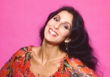 Cher, la déesse de la pop qui rêvait d'être Elvis, fête ses 80 ans : c'est ainsi qu'elle est devenue une icône de la musique et de la mode