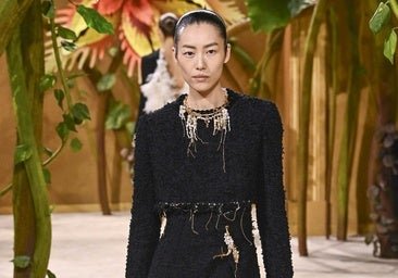 Défilé Chanel Haute Couture à Paris : Matthieu Blazy transforme un jardin secret en conte de fées
