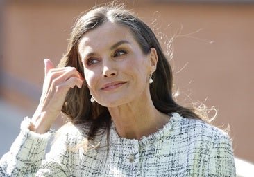 Queen Letizia répète sa plus belle veste Massimo Dutti: l'astuce pour styliser un look d'automne