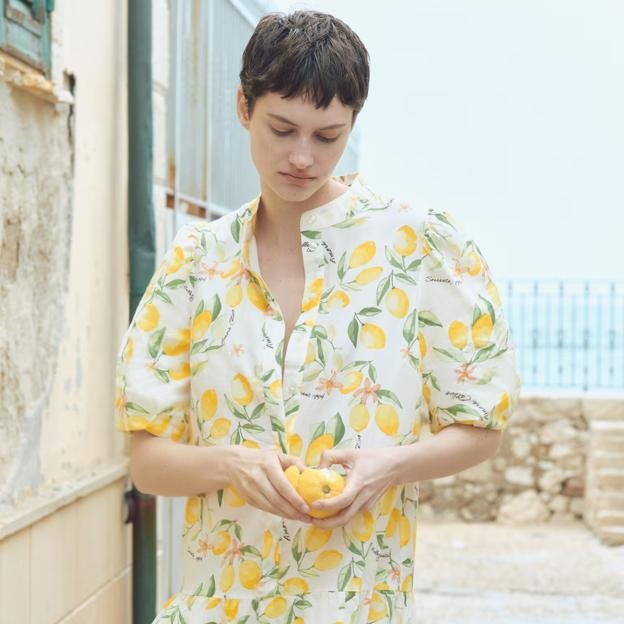 H&M jette la robe inspirée de la Toscane qui favorise tous les âges