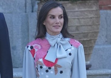 La reine Letizia éblouit lors d'un déjeuner avec le sultan d'Oman avec sa robe Pertegaz la plus emblématique