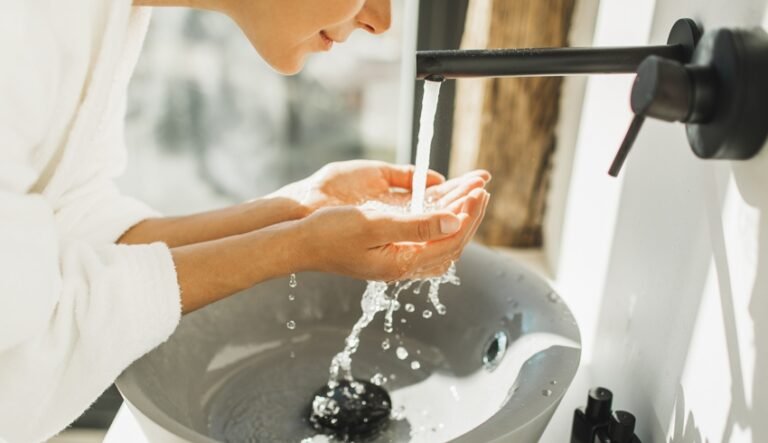 Meilleur nettoyant pour le visage pour la peau grasse? J’ai essayé 5 options
