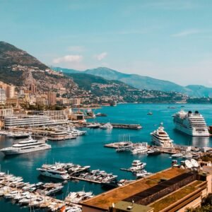 Monaco au-delà du luxe : incontournables et coins cachés