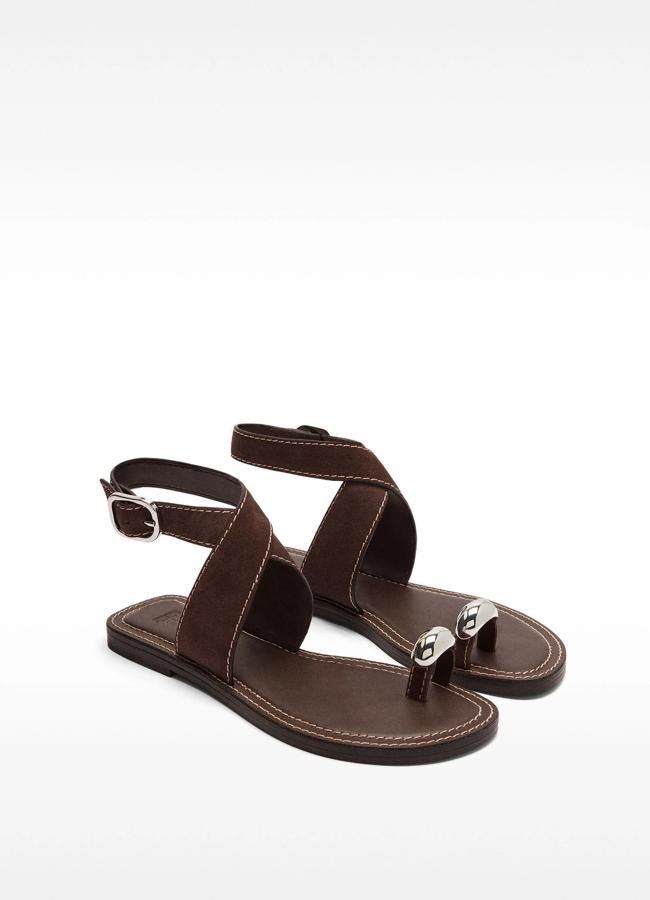 Sandales en cuir avec détail métallique de Parfois.