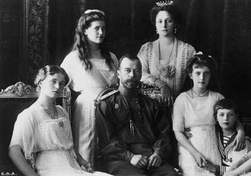 Où sont les trois diadèmes Romanov perdus : le sort fatal de bijoux inestimables