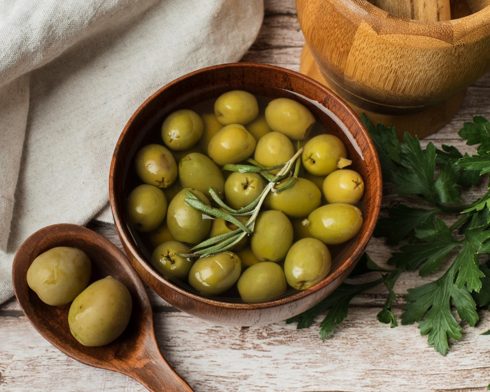 Une astuce avec les olives et ses os pour améliorer le microbiote de votre bouche