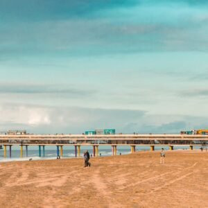 Une baignade dans la mer du Nord au milieu d&rsquo;une architecture d&rsquo;avant-garde